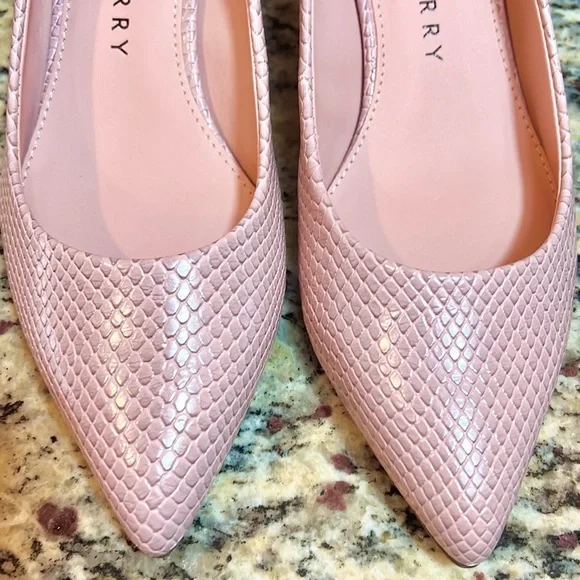 Katy Perry 2” Heel Pumps - Picture 3 of 9